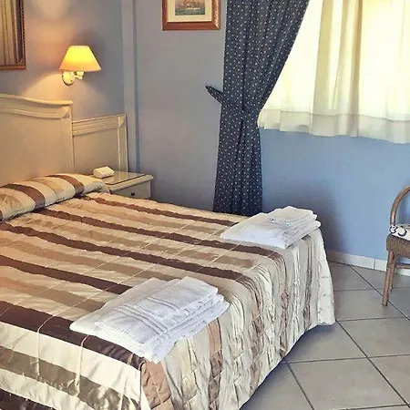 Conchiglia Azzurra & 4* פורטו צ'זראו