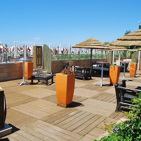 Conchiglia Azzurra & מלון 4*