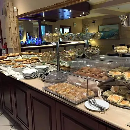 Conchiglia Azzurra & מלון 4*