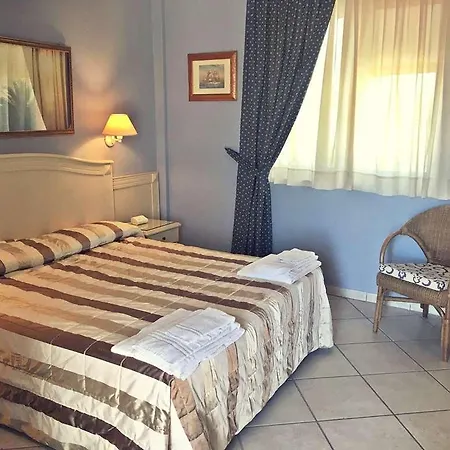 Conchiglia Azzurra & מלון 4*